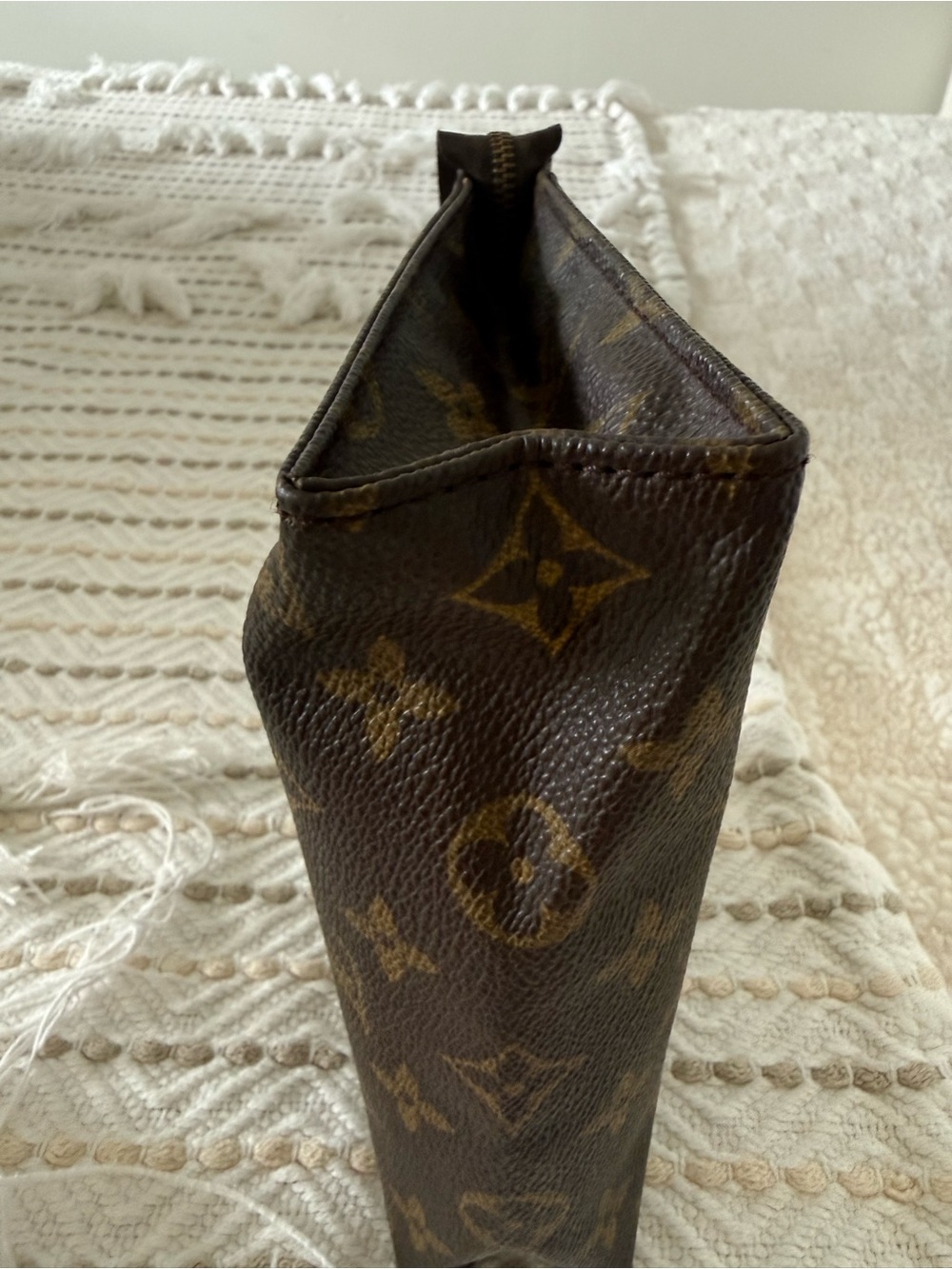 Louis Vuitton Monogram 19 Toiletry Pouch - Brown/Gold Monogram - Picture 4 of 11